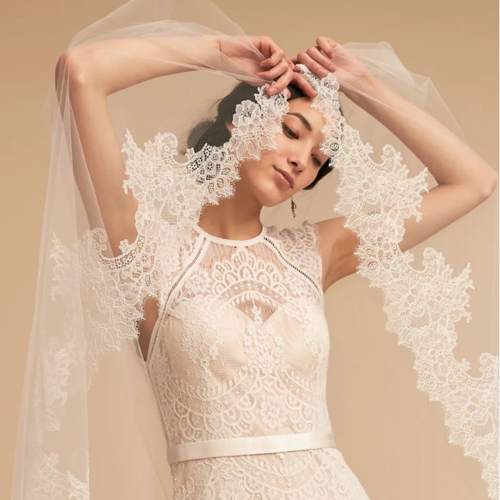 Anthropologie Lace Bridal Veil - Cream